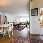 Ferienhaus Sunstreet By Interhome