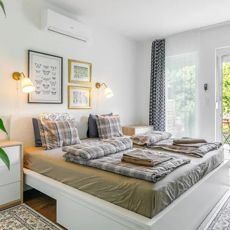 Sunstreet By Interhome Balatonoszod