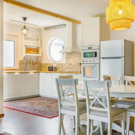 Sunstreet By Interhome בלטונוסוד